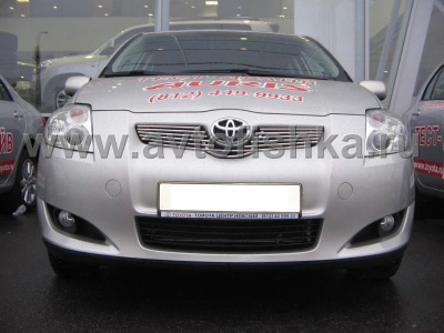 Toyota Auris (06-) накладка на решетку радиатора